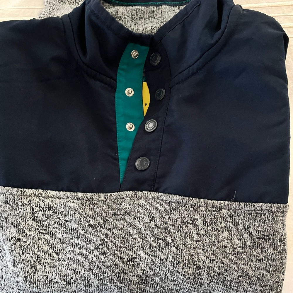 Prince fox sweater w pockets size S/P